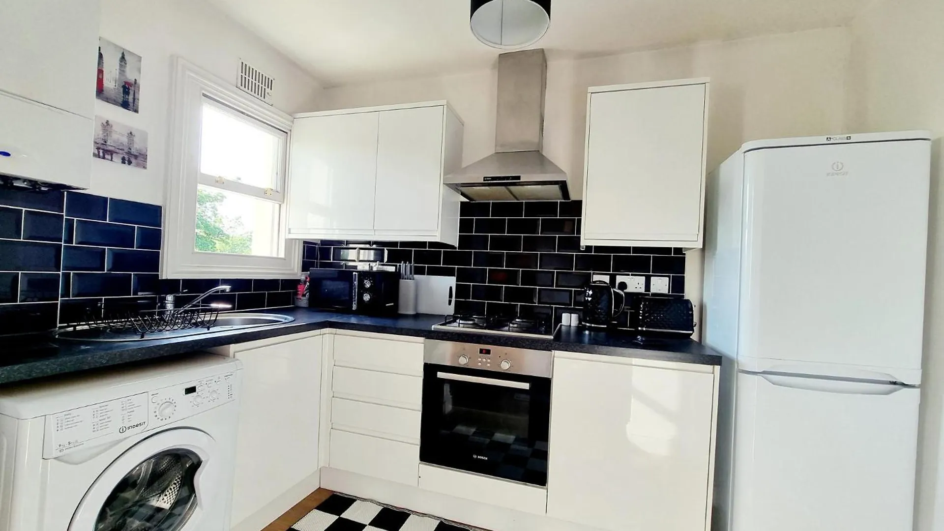 Evo View - 1 Bed Apartment - Stunning Views 3 Mins Walk Mile End Station London United Kingdom