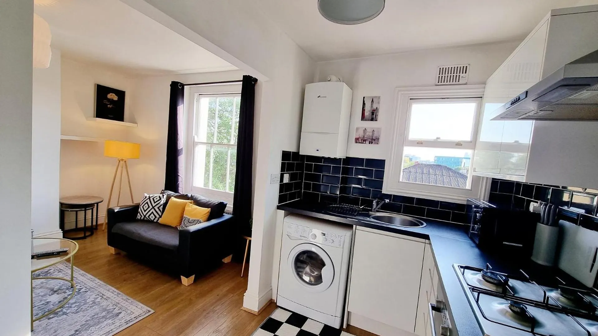 Evo View - 1 Bed Apartment - Stunning Views 3 Mins Walk Mile End Station London