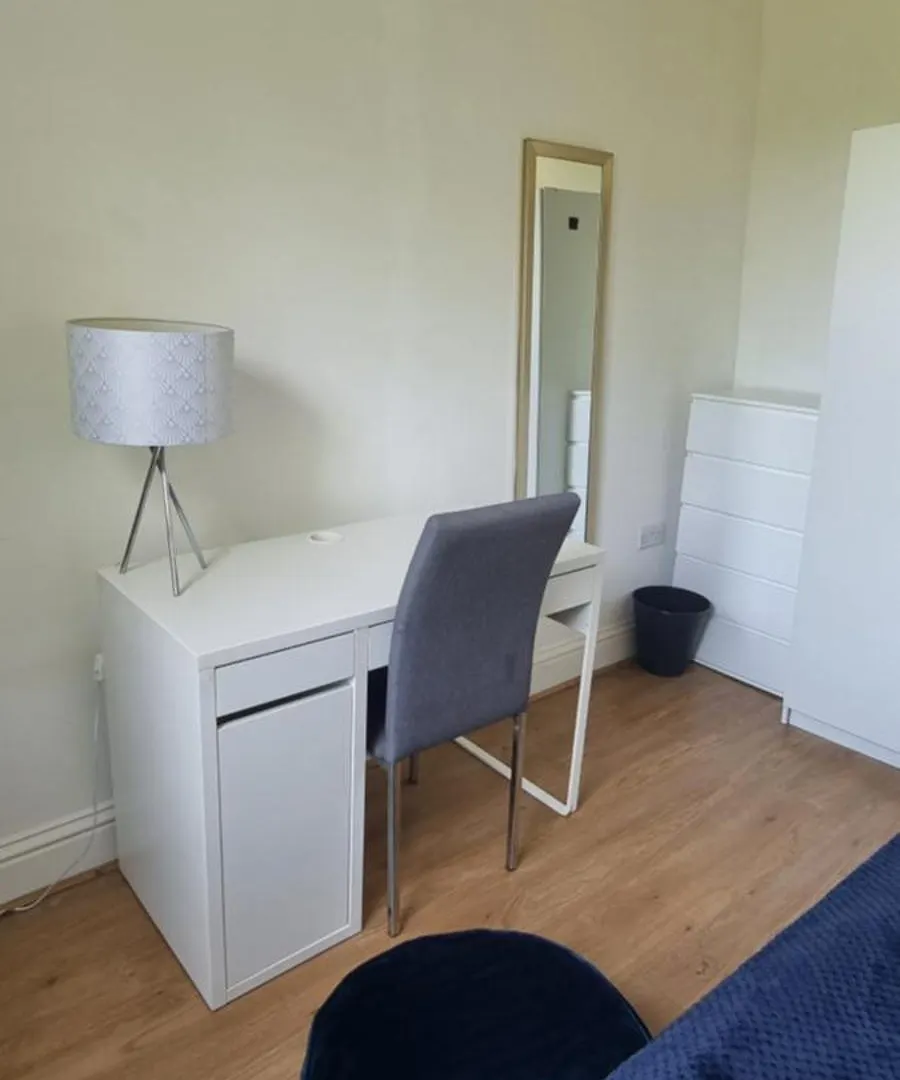 Evo View - 1 Bed Apartment - Stunning Views 3 Mins Walk Mile End Station London